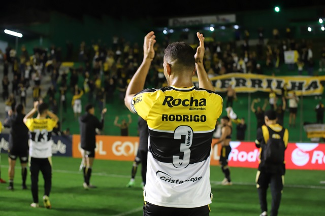 Suspenso, Rodrigo será desfalque contra o Atlético/MG