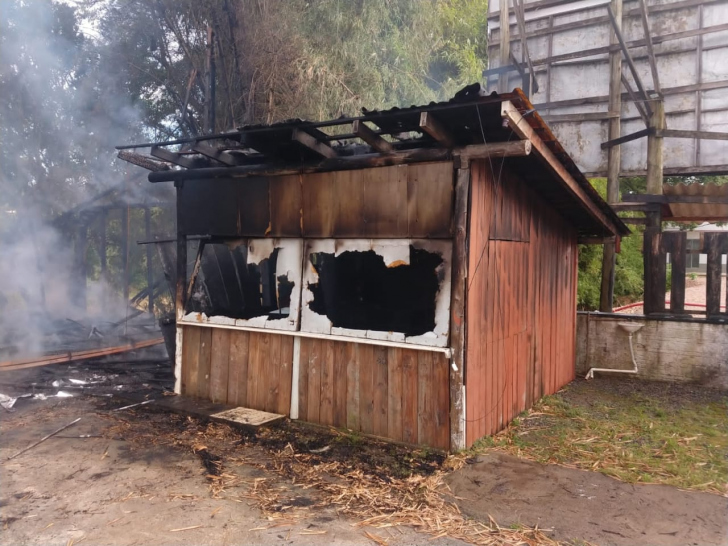 Mulher envolvida em caso de incêndio em SC está em estado grave; polícia descarta ligação com atos no STF