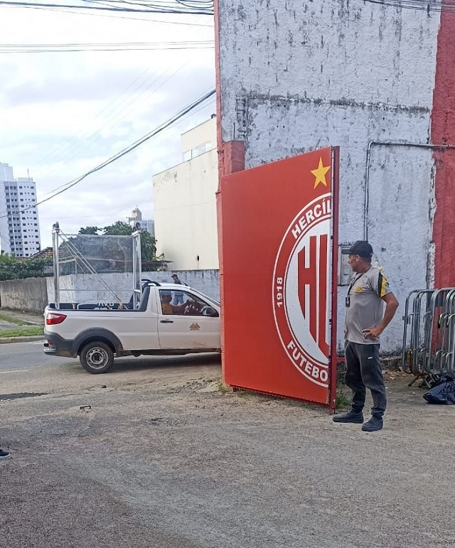 Cabine do VAR não é do Criciúma; é da CBF