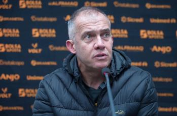 Notícia - Após goleada, Eduardo Baptista dispara: “A postura do Criciúma é irreconhecível” na Série B