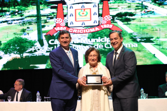 Notícia - Câmara de Criciúma homenageia ex-presidentes e servidores em Sessão Especial