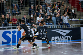 Notícia - Criciúma Futsal vence e assume liderança no Brasileirão
