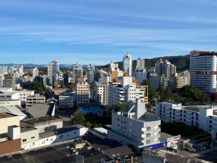 Notícia - [Áudio] Muito sol e calor para esta quinta-feira em Criciúma