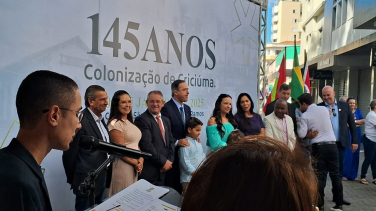Notícia - Criciúma celebra 145 anos com missa comemorativa e bolo