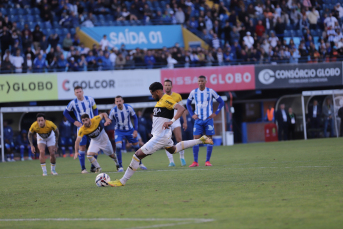 Notícia - Criciúma arranca empate no ultimo minuto em clássico contra o Avaí