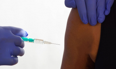 Notícia - Vacinação contra a mpox começa em março