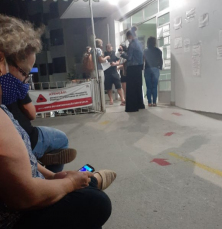 Notícia - Um dia de filas no Centro de Triagem