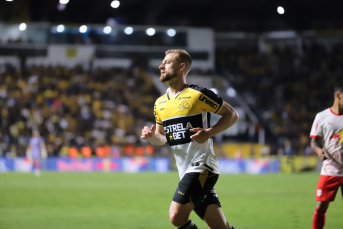Notícia - Criciúma vence Bragantino por 1 a 0 em jogo disputado