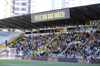 Notícia - Criciúma empata sem gols na estreia de Eduardo Baptista
