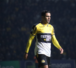 Notícia - Eder alcança a marca de 100 jogos pelo Criciúma