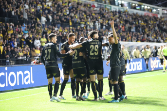 Notícia - Criciúma vence o Atlético-GO e abre sete pontos para o Z4