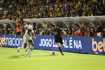 Notícia - Criciúma sai na frente, mas sofre o empate do São Paulo aos 42 minutos do segundo tempo