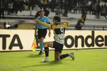 Notícia - Nicolas volta a marcar, mas Criciúma fica no empate diante do Atlético-GO