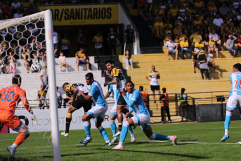 Notícia - Criciúma marca no começo, vence o Londrina e dorme no G6