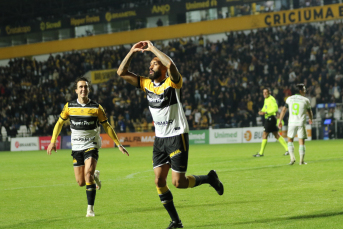 Notícia - Com gol de César Martins, Criciúma supera o América-MG e mantém força na reta final da Série B