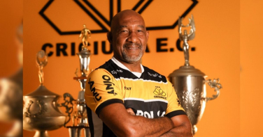 Notícia - Nova camisa do Criciúma homenageia título histórico e já está à venda