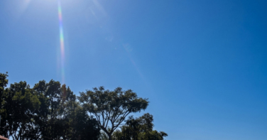 Notícia - Sol, vento forte e mar agitado marcam o fim de semana no Sul de SC; frio aumenta na segunda