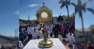 Notícia - Paróquias e santuários da região preparam celebrações para Corpus Christi