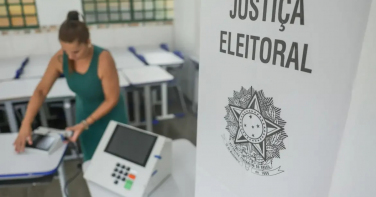 Notícia - Últimas horas de campanha: propaganda eleitoral tem prazo final neste sábado