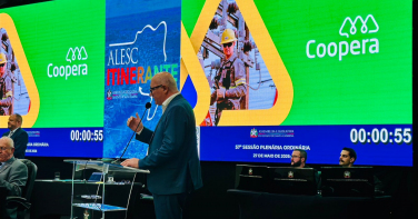 Notícia - Coopera destaca desenvolvimento regional durante Alesc Itinerante em Araranguá