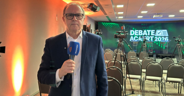 Notícia - Programa Adelor Lessa repercute pré-debate ao governo de SC direto de Florianópolis nesta terça