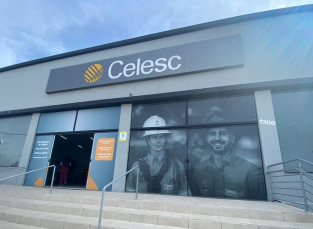 Notícia - Trabalhadores da Celesc em greve