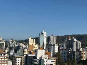 Notícia - [Áudio] Forte presença de sol nesta quarta-feira