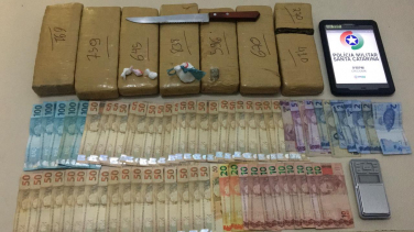 Notícia - Homem é flagrado com quase cinco quilos de maconha