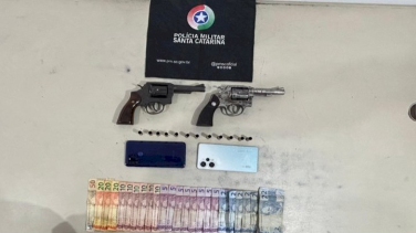 Notícia - Tentativa de homicídio em Araranguá termina com prisão de jovem e apreensão de armas