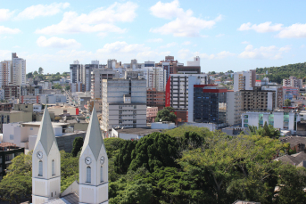Notícia - Guarda-chuva pode ficar em casa: sábado terá sol e temperatura chega a 27°C em Criciúma