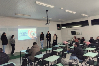 Notícia - Acadêmicos de Ciências Contábeis desenvolvem projeto de planejamento financeiro familiar