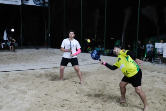 Notícia - Corujão de Beach Tennis reúne grande público e consagra campeões no Mampituba