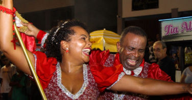 Notícia - Carnaval de Laguna vive o renascimento dos desfiles de escolas de samba