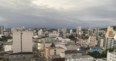 Notícia - Queda de temperatura alivia calor após ciclone extratropical em Criciúma