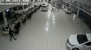 Notícia - Concessionária é invadida e furtada (VÍDEO)