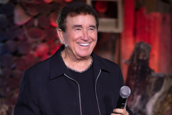 Notícia - Amado Batista se apresenta em Criciúma e promete uma noite de nostalgia