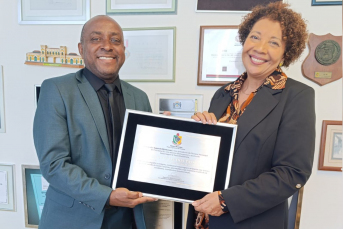 Notícia - Primeira vice-reitora negra é homenageada em Criciúma