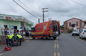 Notícia - Treze de Maio: batida entre carro e moto deixa motociclista ferido