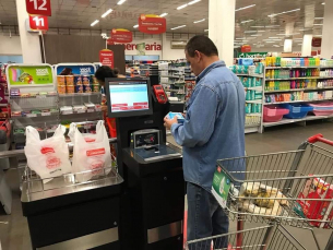 Notícia - O cliente compra, o cliente cobra