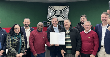 Notícia - Prefeitura de Criciúma entrega 77 matrículas de imóveis e prevê mais de 200 escrituras até o fim do ano