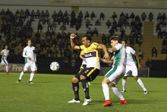 Notícia -  Criciúma e Guarani ficam no 0 a 0 no Majestoso. Tigre mantém 14ª posição