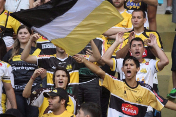 Notícia - FCF anuncia volta das bandeiras aos estádios