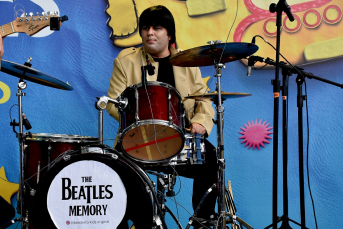 Notícia - Nações Shopping recebe show infaltil gratuito de cover dos Beatles
