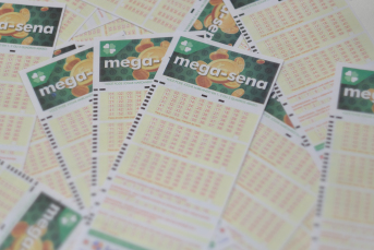 Notícia - Concurso 3009 da Mega-Sena sorteia prêmio de 65 milhões neste sábado (16)