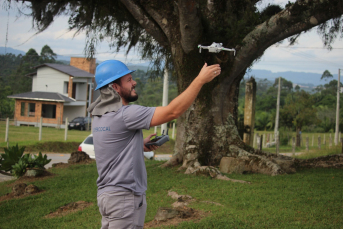Notícia - Tecnologia a favor do cooperado: Coopercocal adquire drone para otimizar operações 