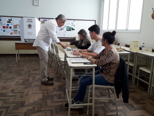 Notícia - Governador abre votos e prepara transição