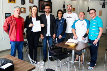 Notícia - Surge a oposição nos comerciários