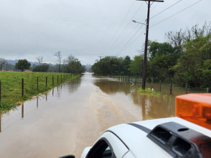 Notícia - Alto volume de chuva interrompe trânsito em rodovia de Morro da Fumaça