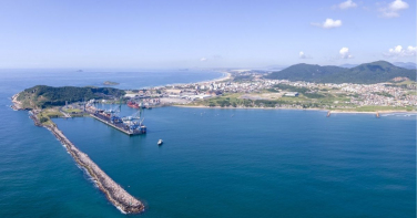 Notícia - Porto de Imbituba alcança US$ 323 milhões em operações