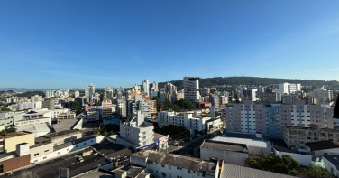 Notícia - Segunda-feira será de calor e chance de chuva isolada no Sul de SC